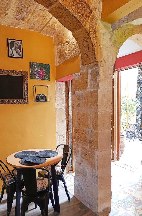 Fusion Homestay Accommodation Mosta Bagian luar foto
