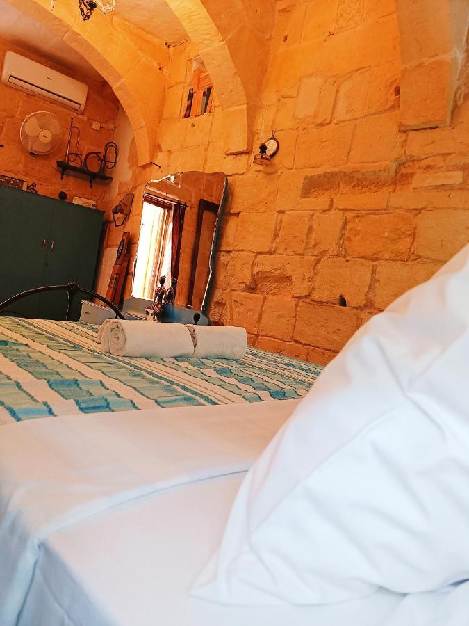 Fusion Homestay Accommodation Mosta Bagian luar foto