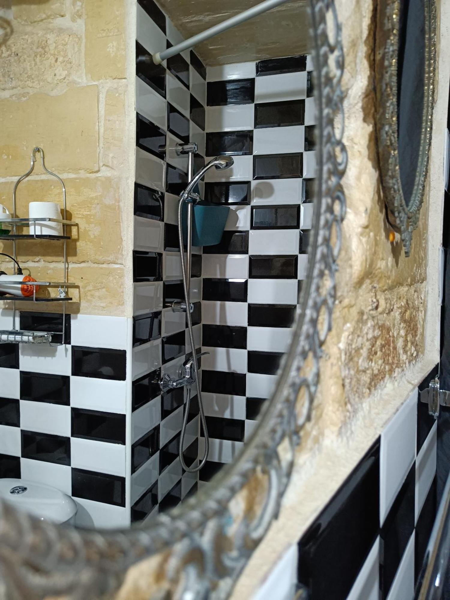 Fusion Homestay Accommodation Mosta Bagian luar foto